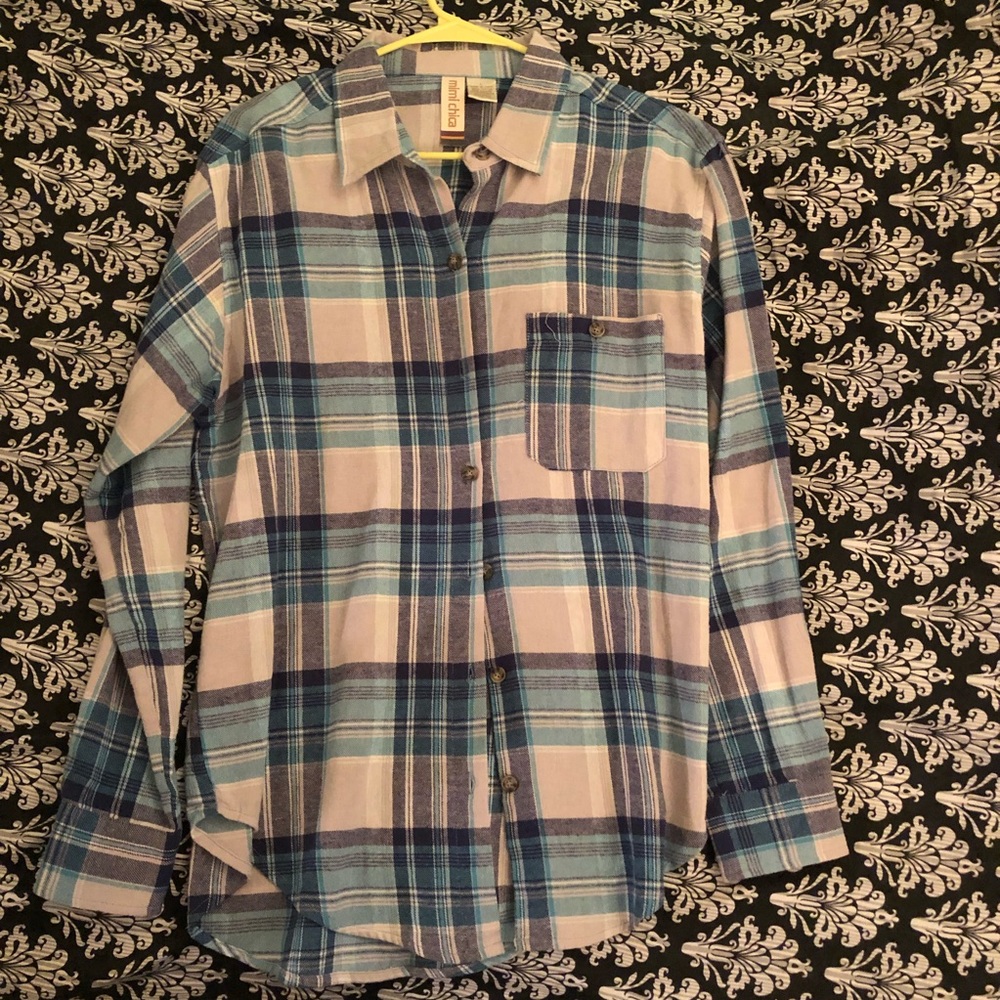 Long Sleeve Blue and White Flannel